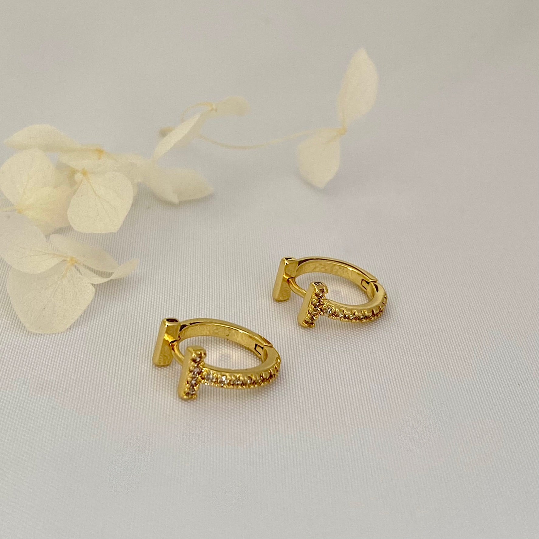 T Cubic Huggie Hoops Gold