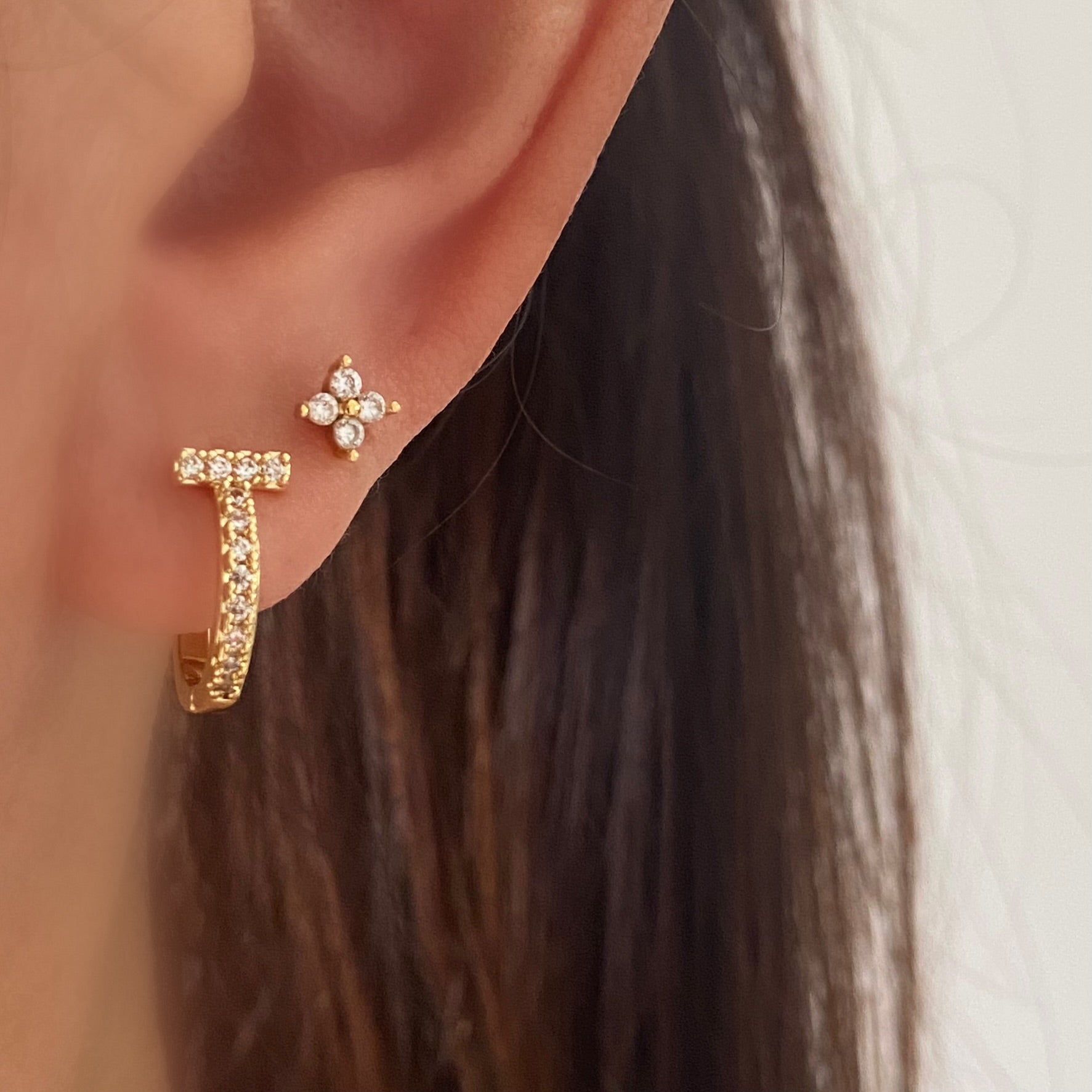 T Cubic Huggie Hoops Gold