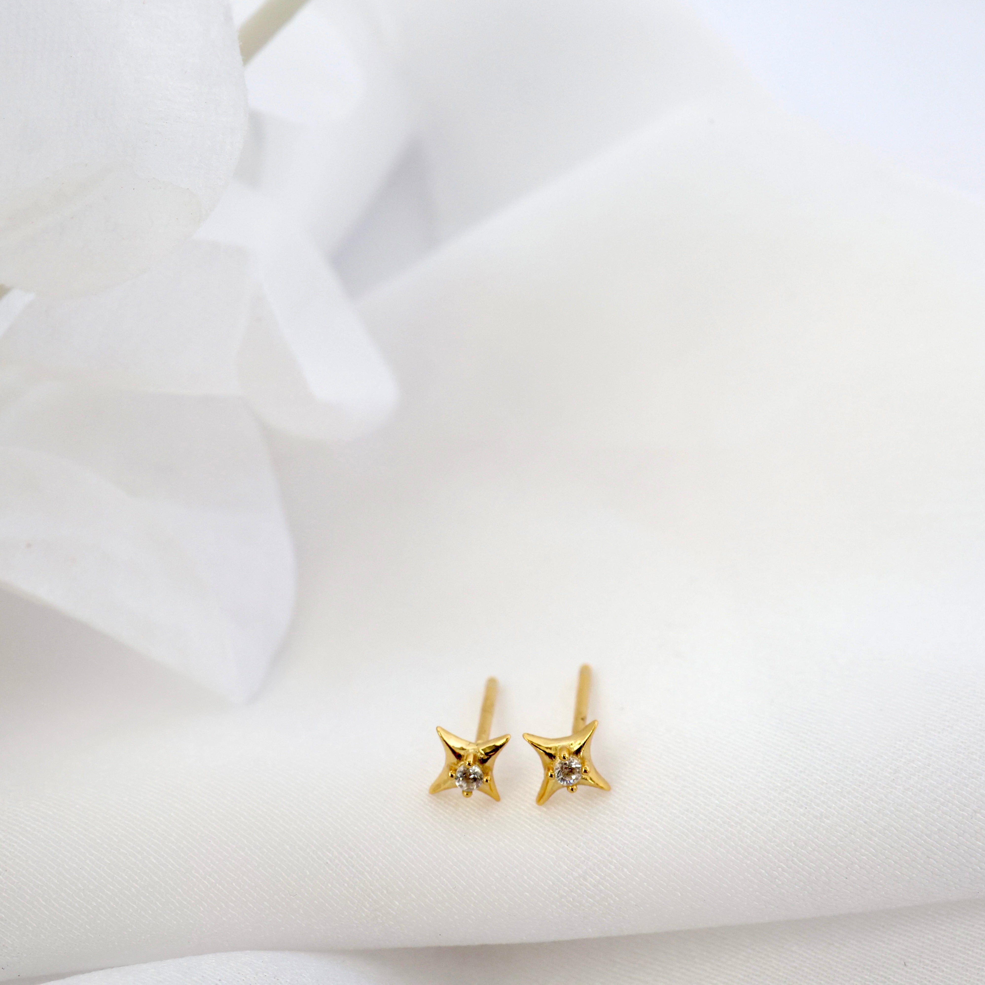 Olivia Stud Earrings GOLD