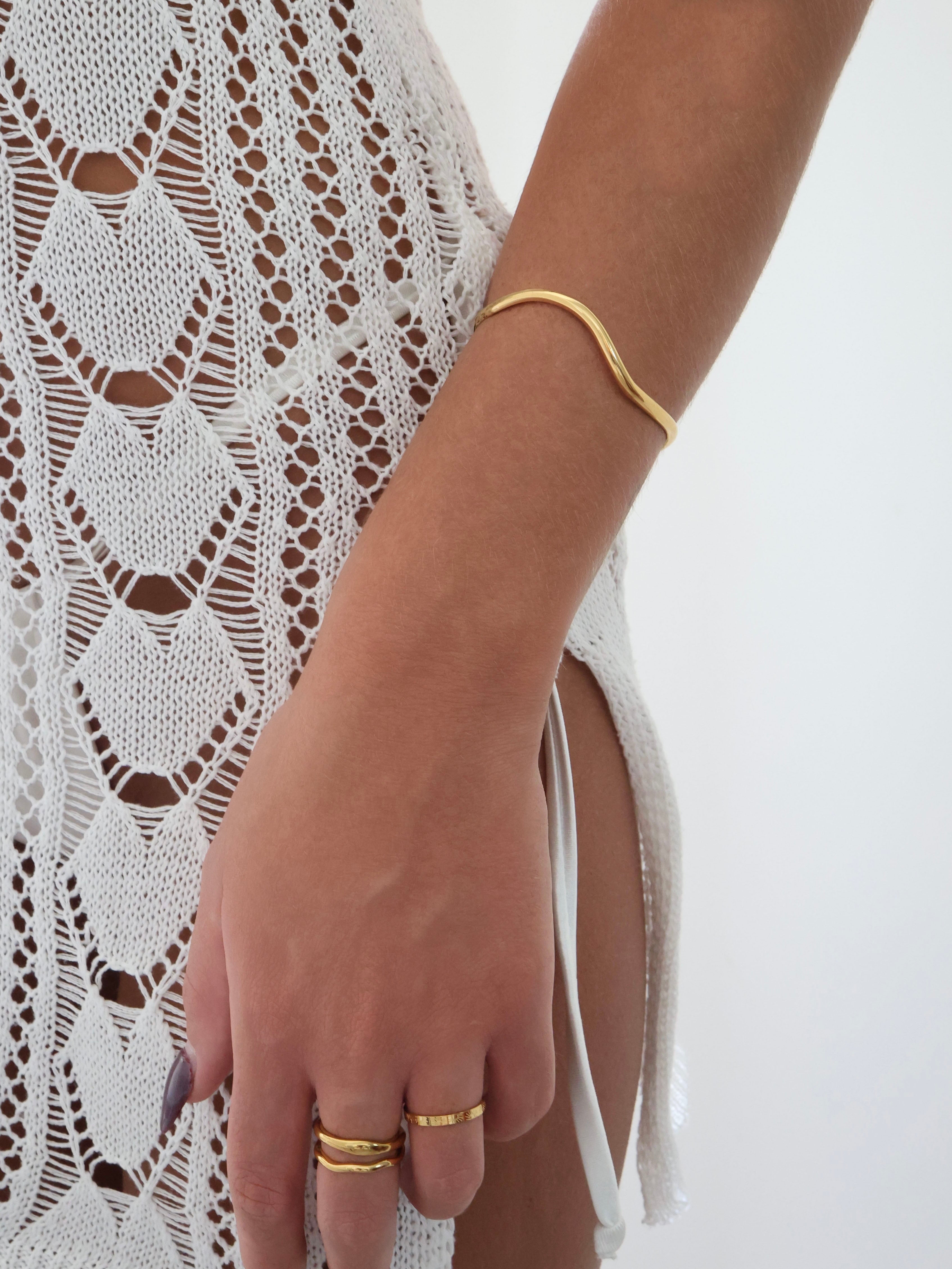 Selene Wave Bangle Stainless Steel