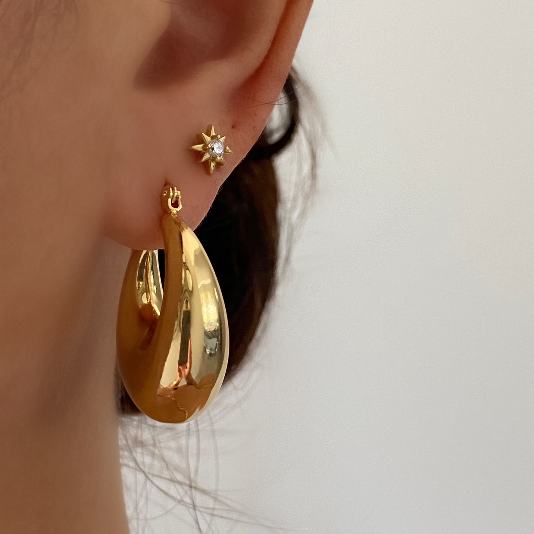 Chunky Gold Oval Hoop Earrings Pointy