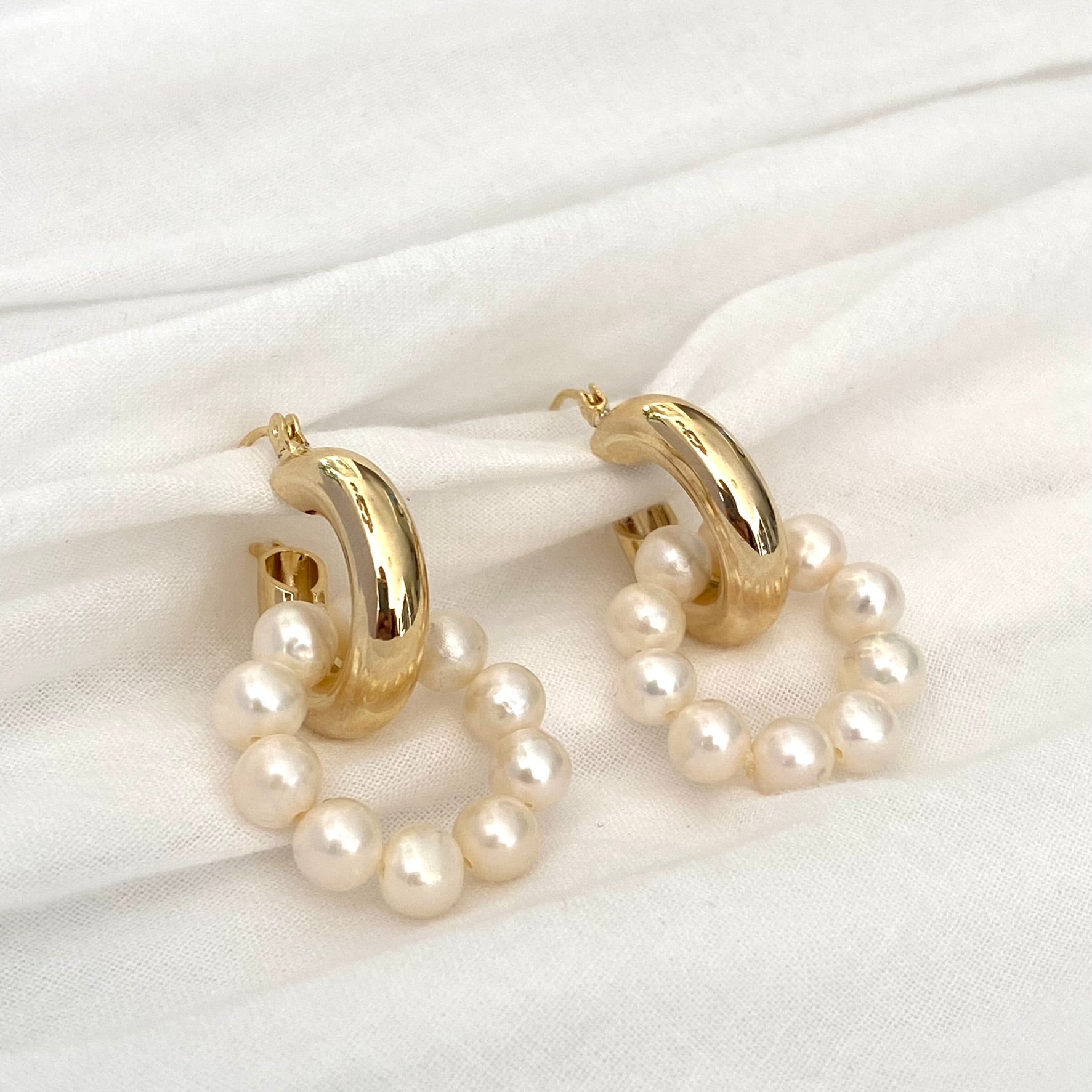 Chunky Gold Hoop with Pearl hoop