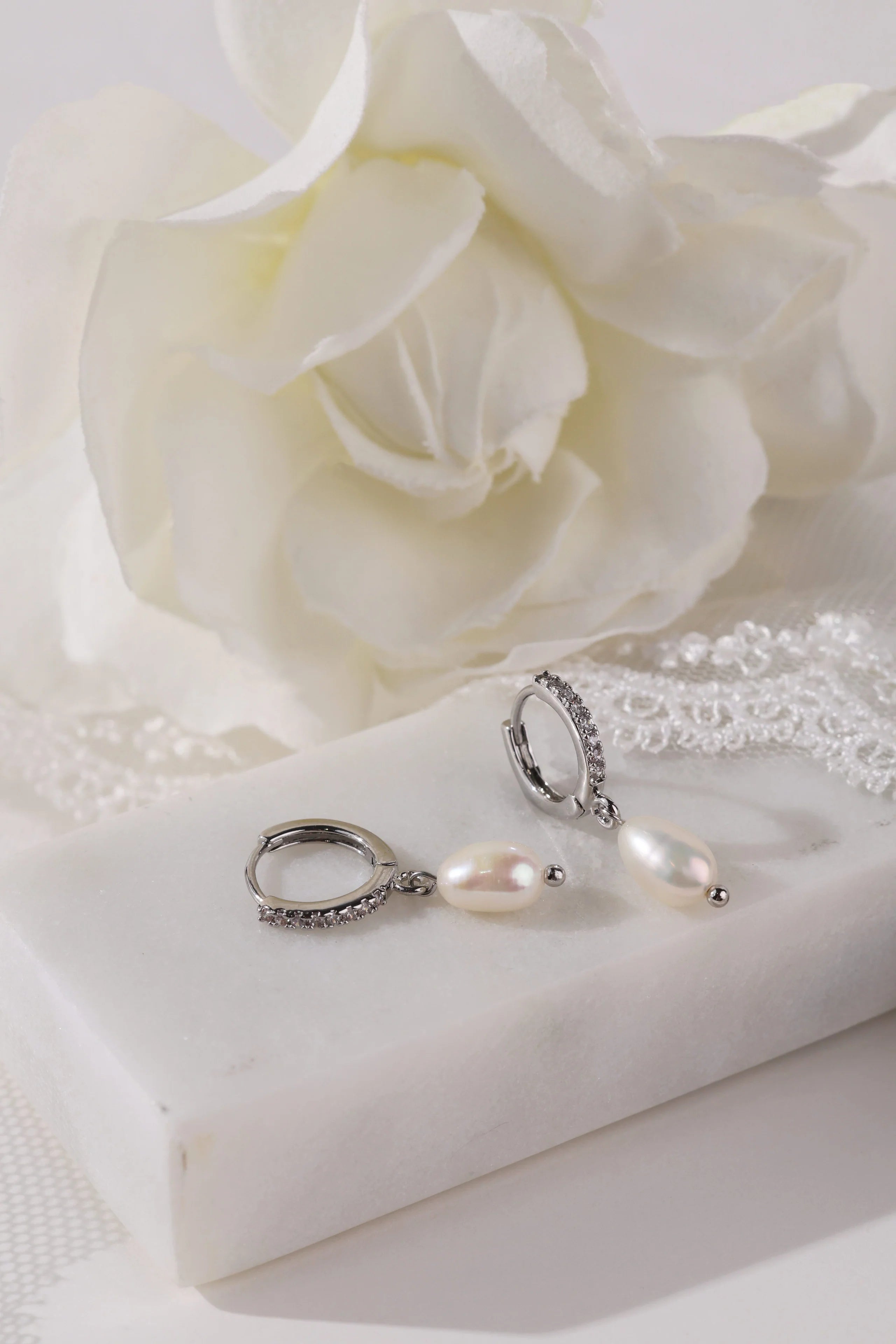 Elsa Fresh Pearl Drop Earrings Silver