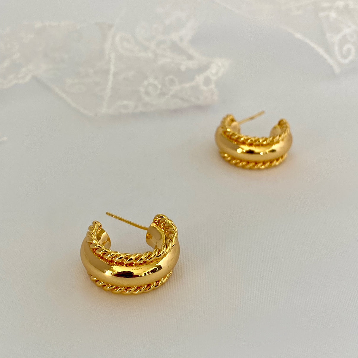 CHUNKY C-SHAPE OPEN HOOP EARRINGS - GOLD main image 0