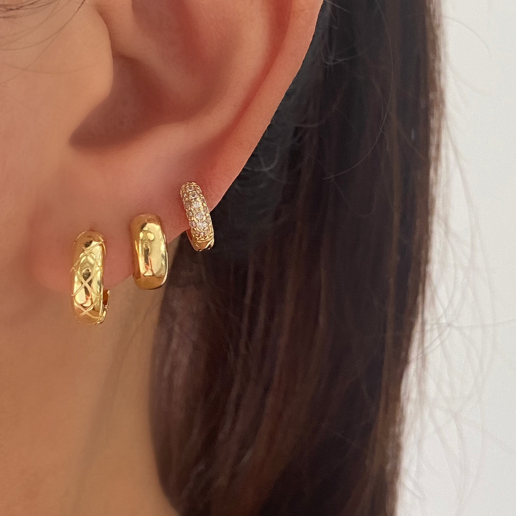 Simple small store gold hoops