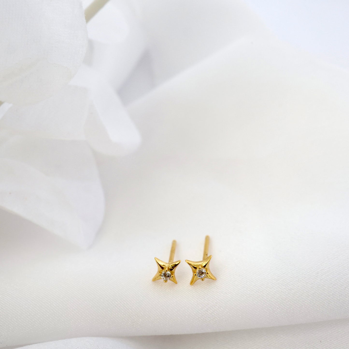 Olivia Stud Earrings GOLD