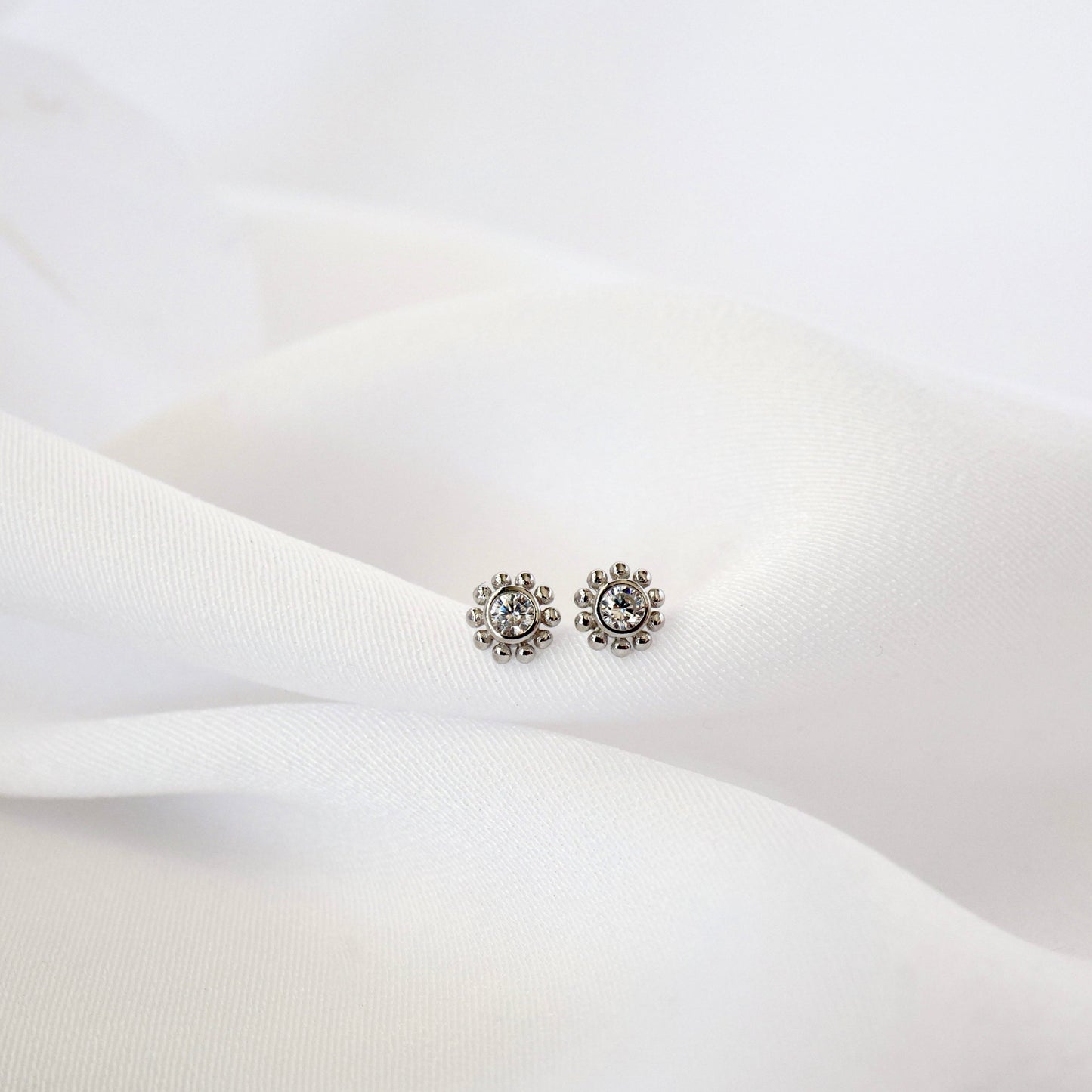 Solo Stud Earrings Silver