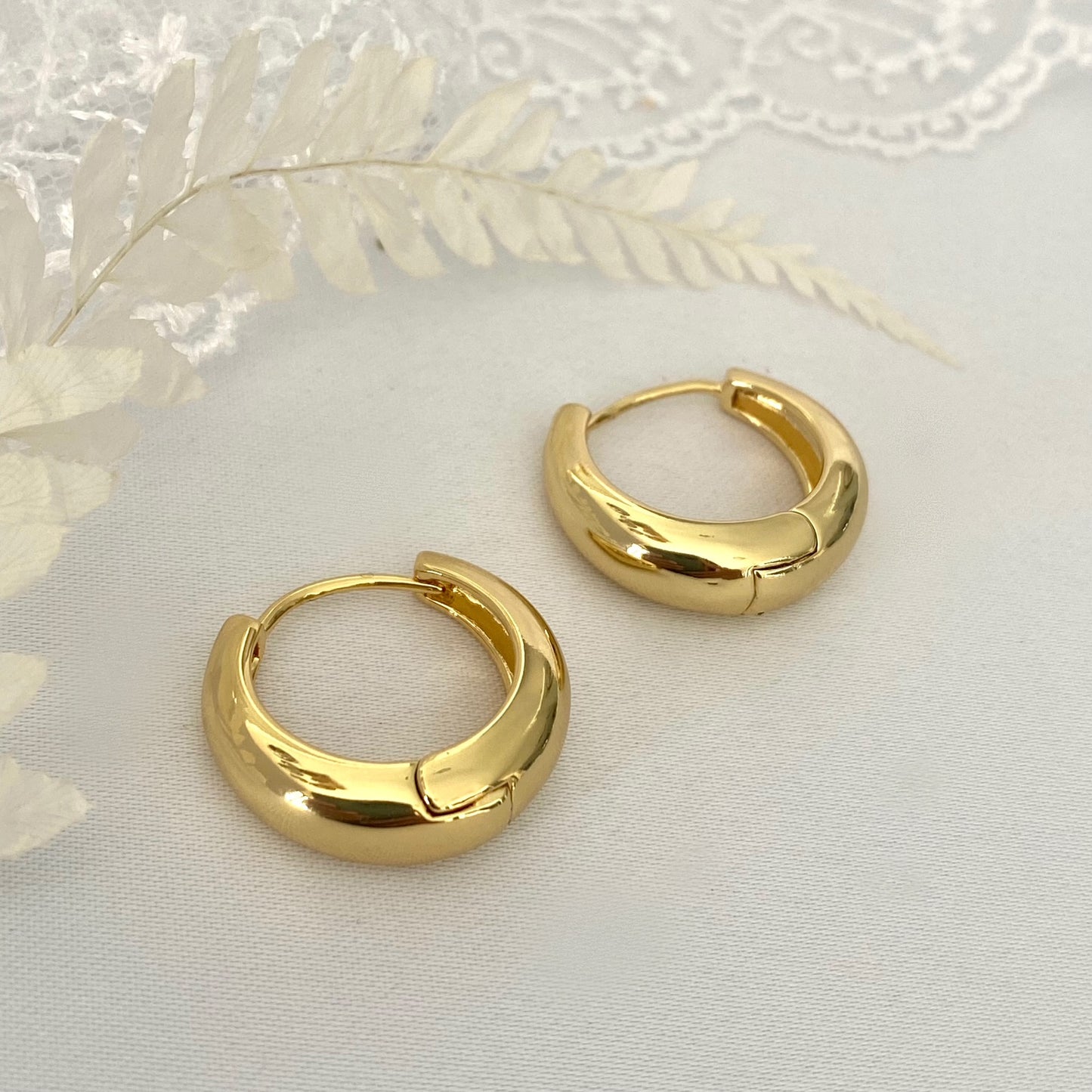 Teardrop Gold Hoop Earrings Set – ANETT