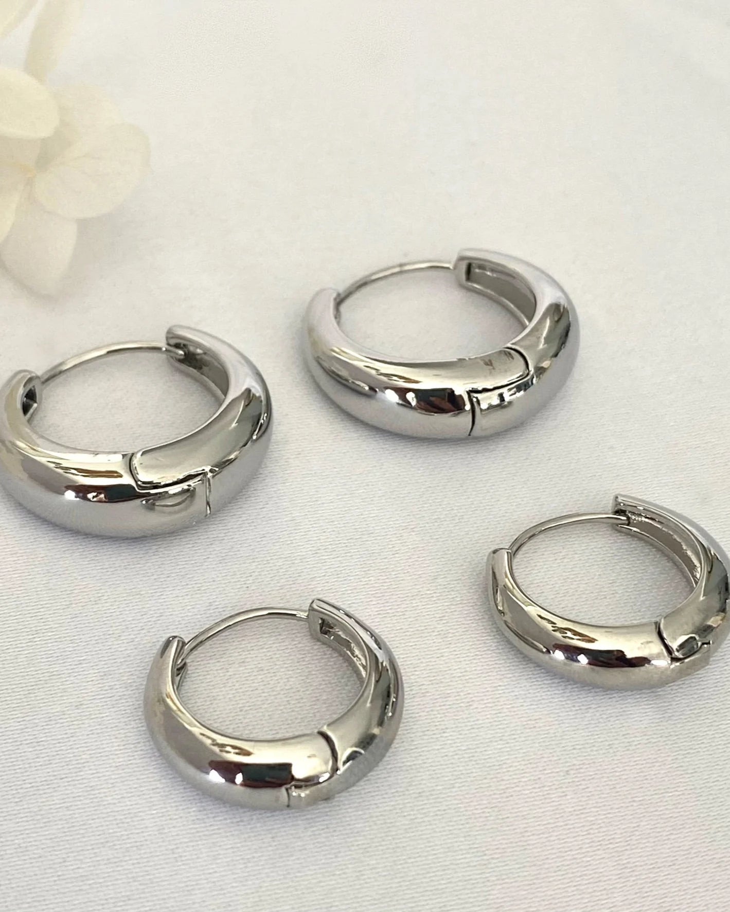 Lucy Teardrop Thick Gold Hoops 17mm 20mm