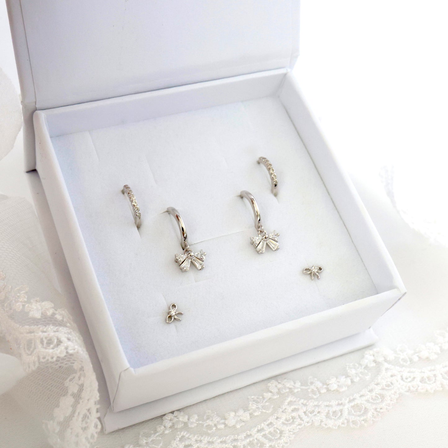 Nabi Bow Dangle Earrings Set SILVER