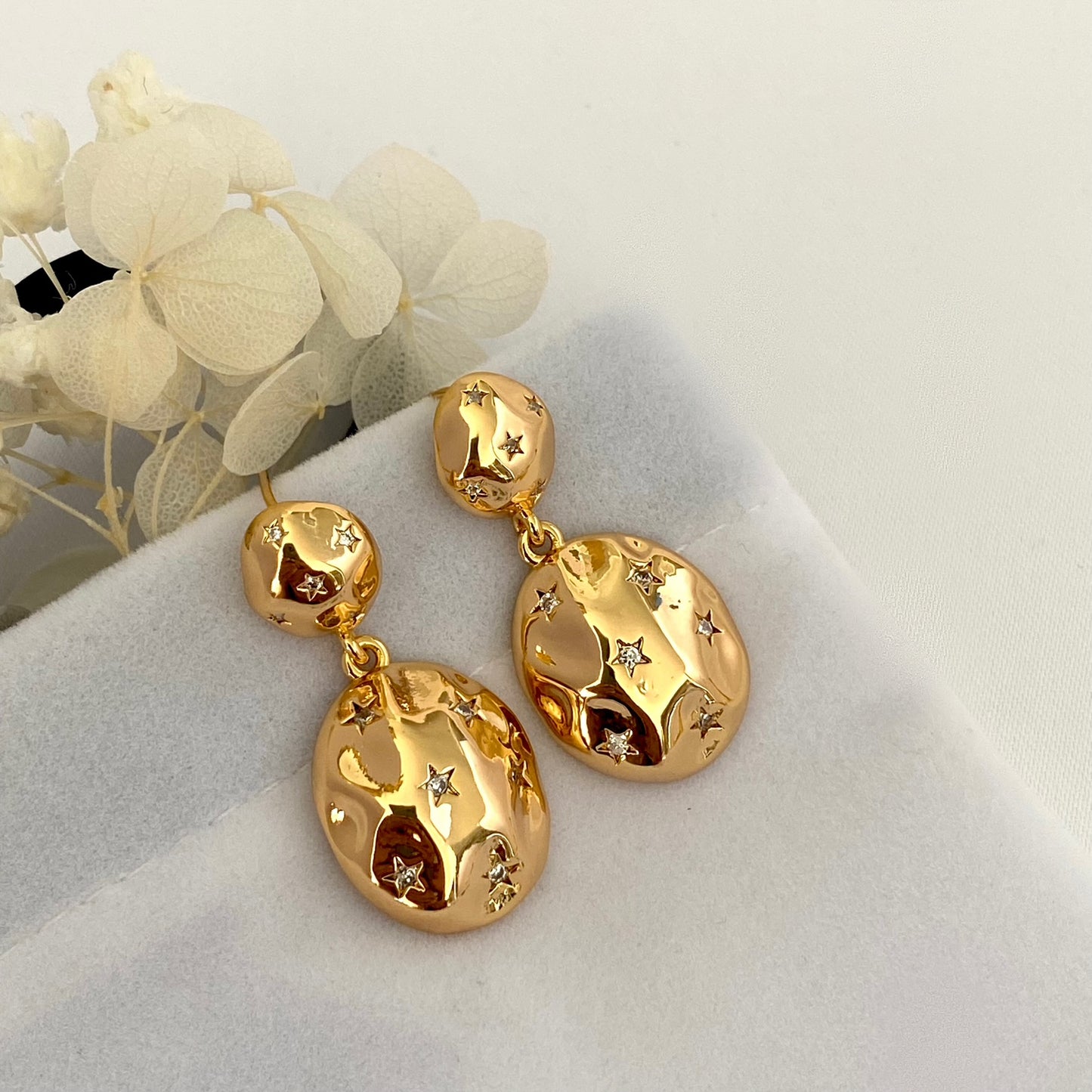 Chunky Gold Star Inlaid Dangle Earrings