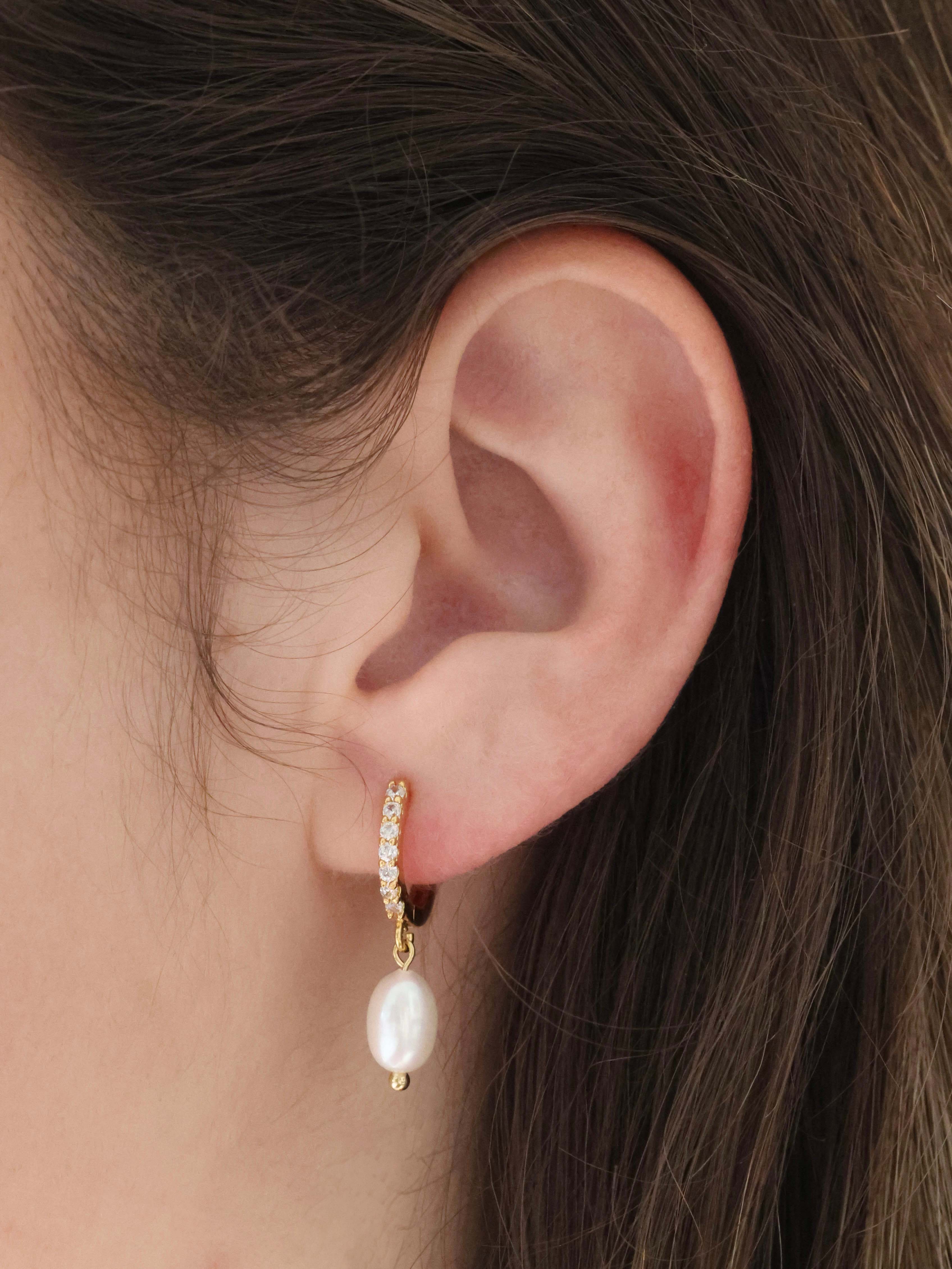Elsa Fresh Pearl Drop Earrings - Gold