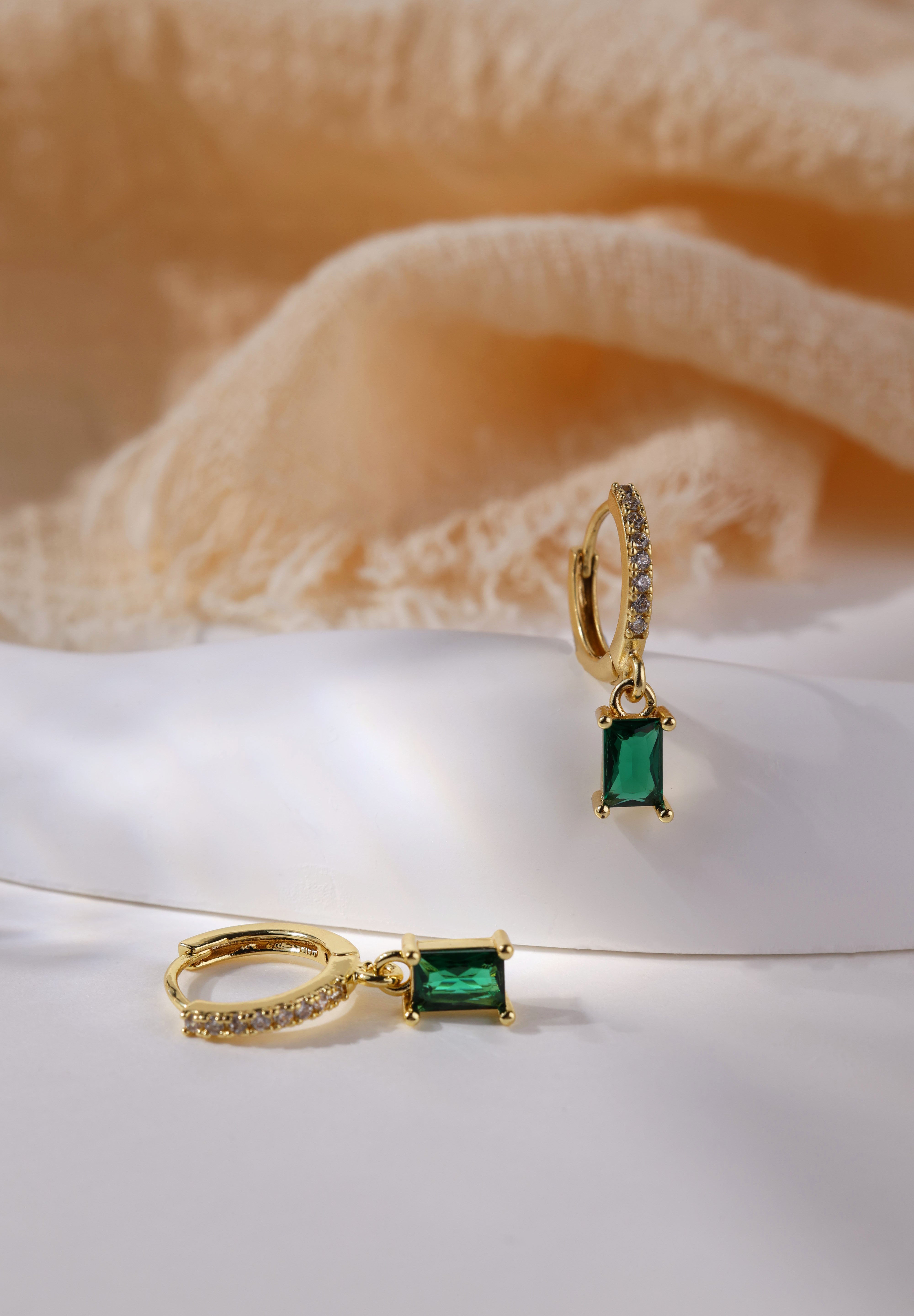 Baguette Dangle Earrings 4mm