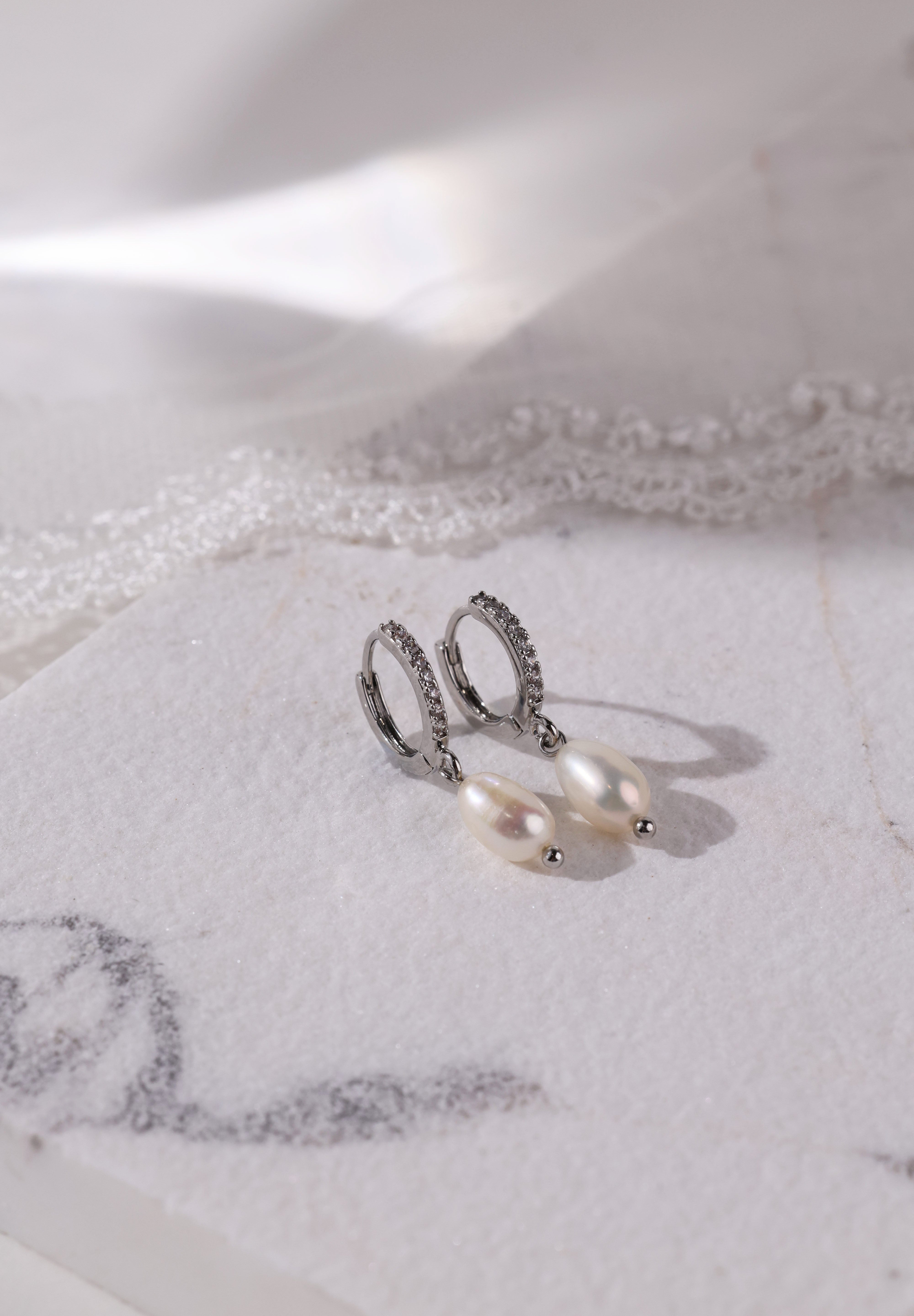 Elsa Fresh Pearl Drop Earrings - Silver