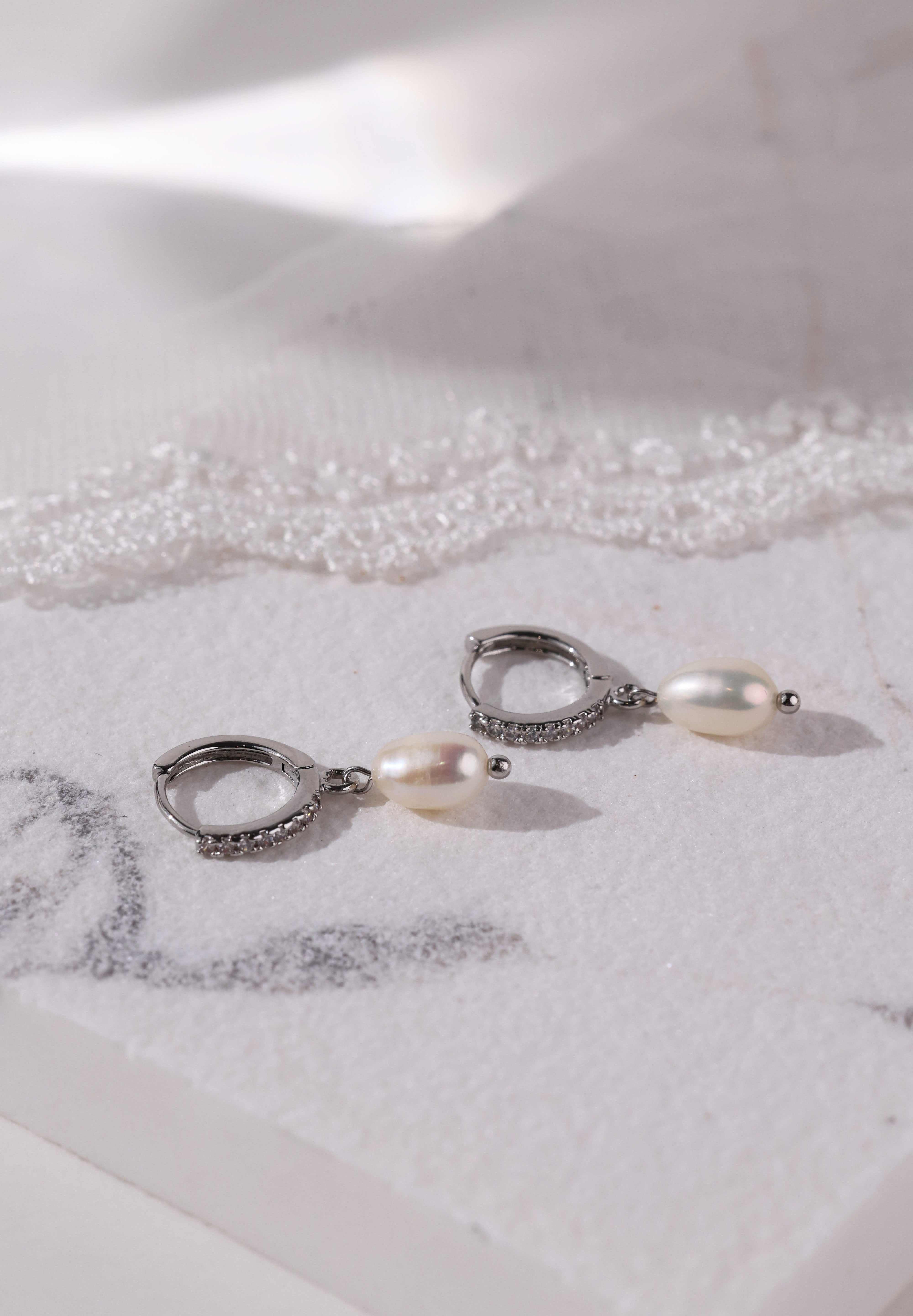 Elsa Fresh Pearl Drop Earrings - Silver