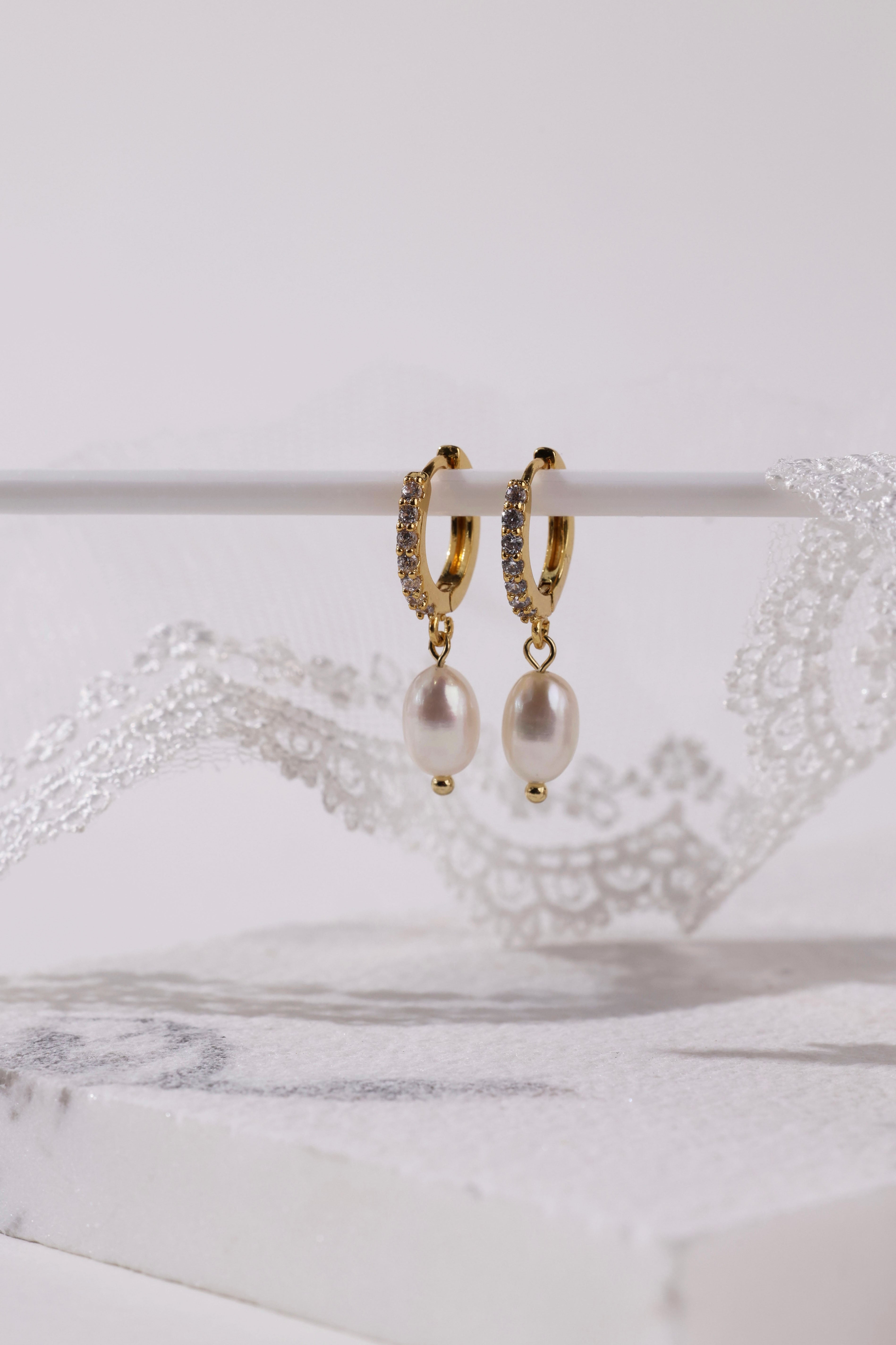 Elsa Fresh Pearl Drop Earrings - Gold