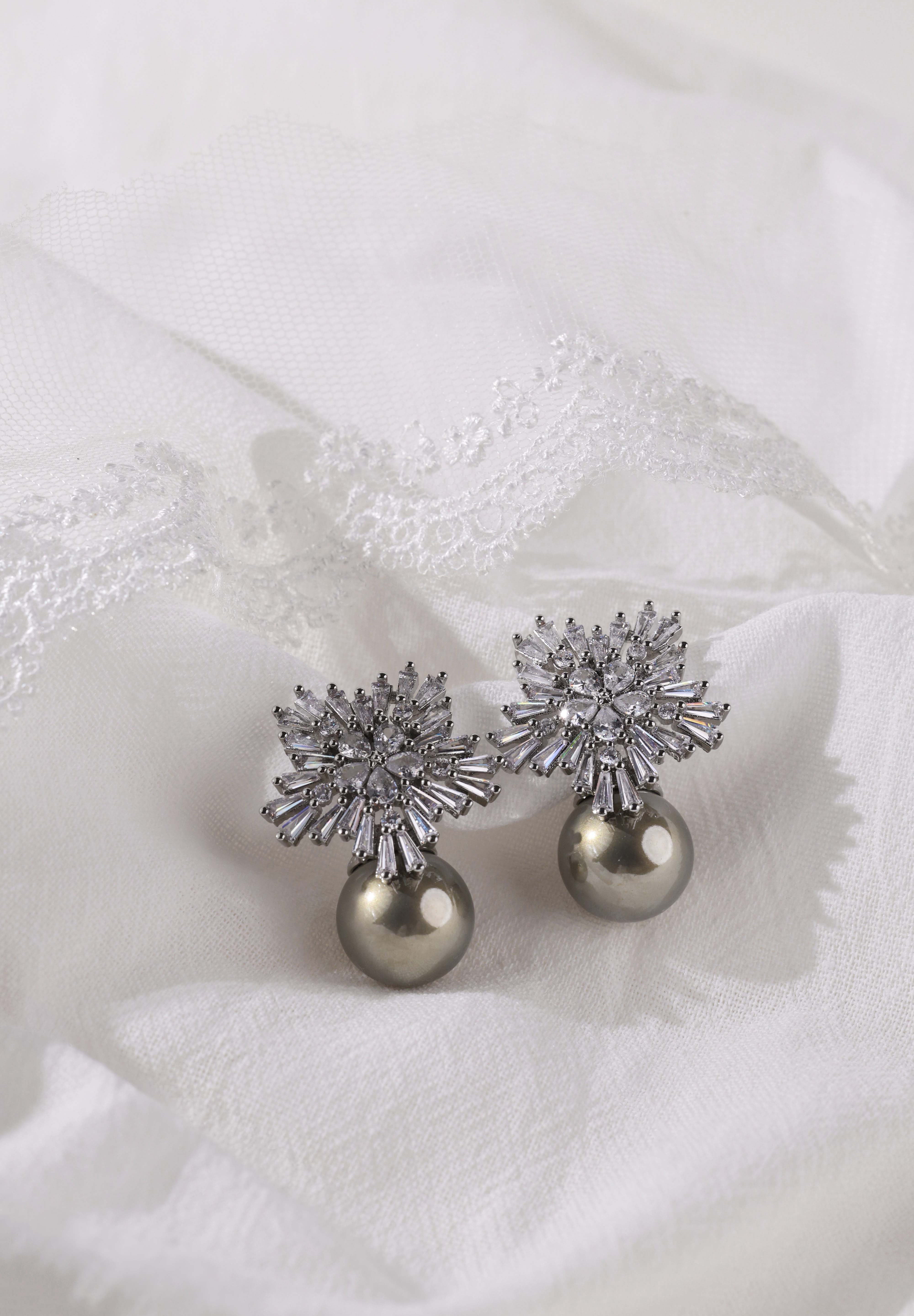 Lunaria Mist Whisper Pearl Earrings Gray