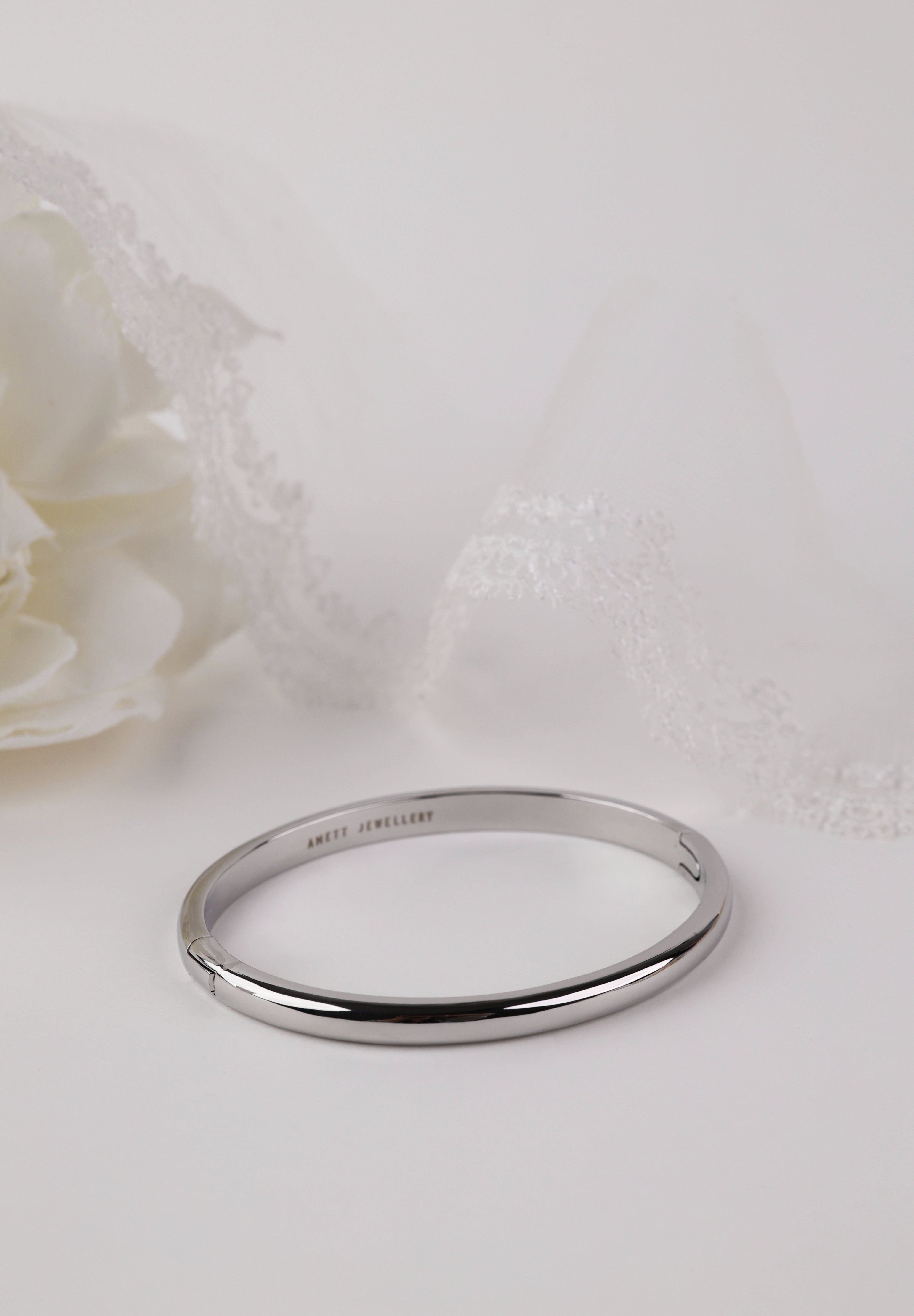Liora & Starveil Oval Bangles Silver Liora - Plain