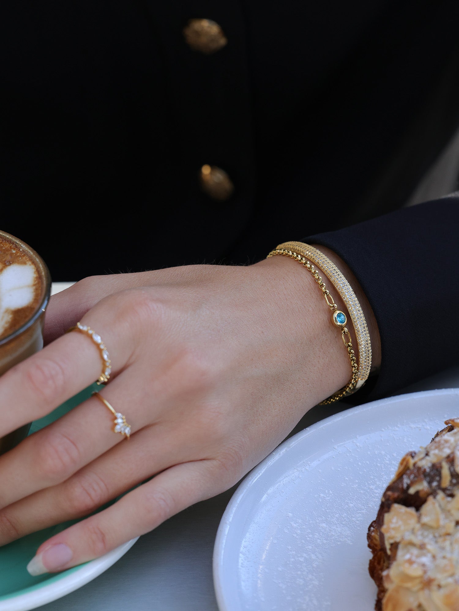 Liora & Starveil Oval Bangles Gold