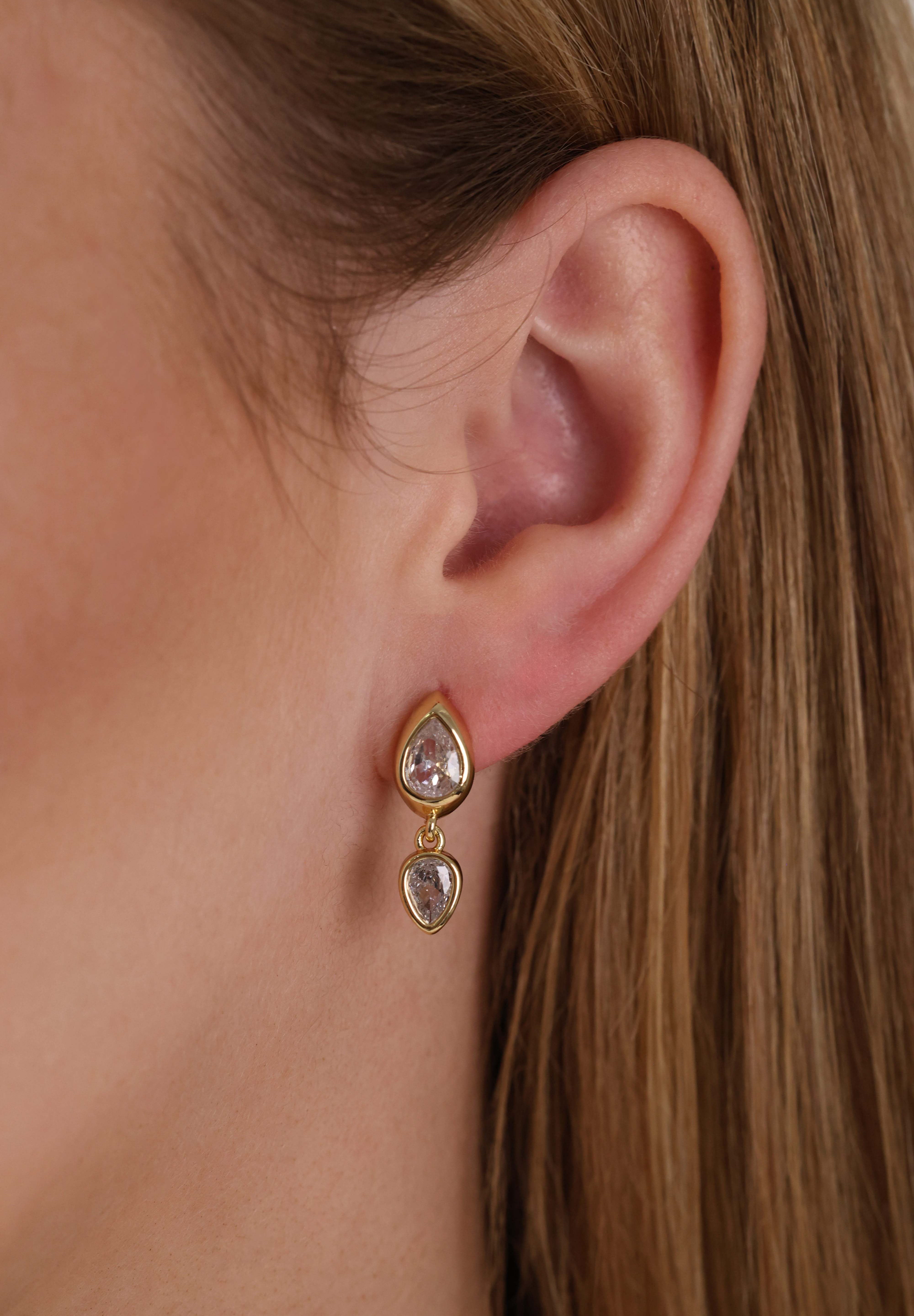 Zora Drop Earrings Gold