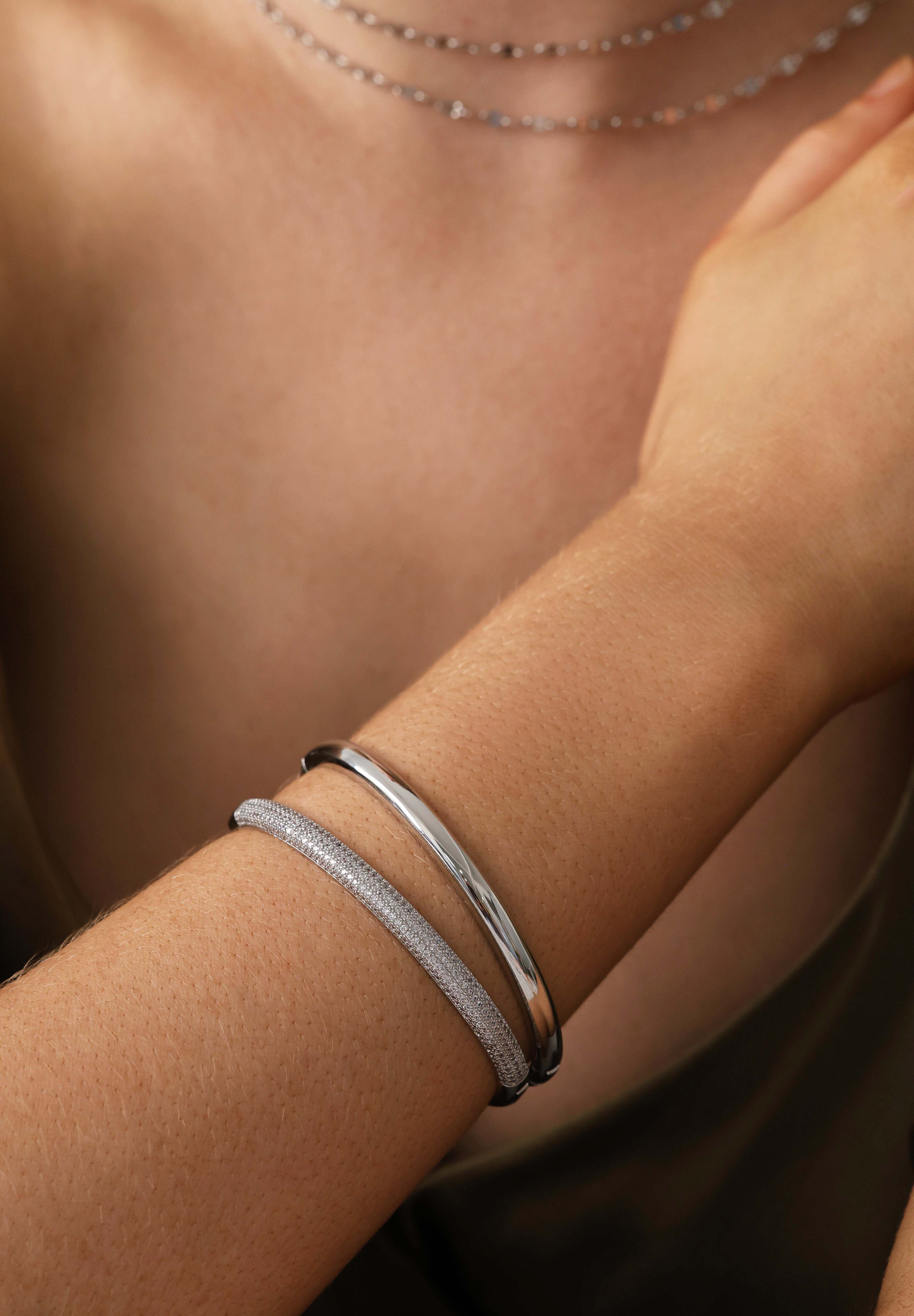 Liora & Starveil Oval Bangles Silver