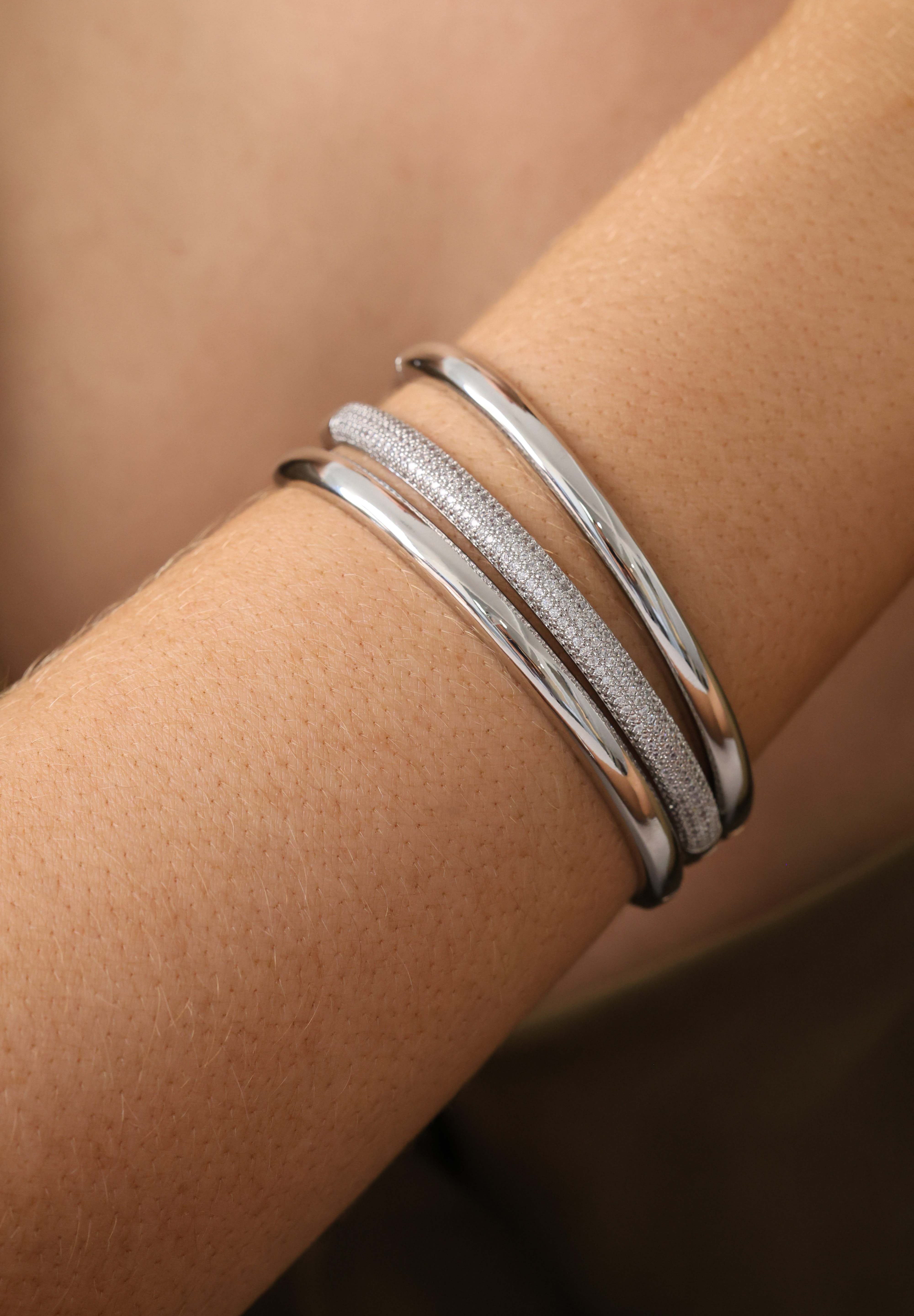Liora & Starveil Oval Bangles Silver