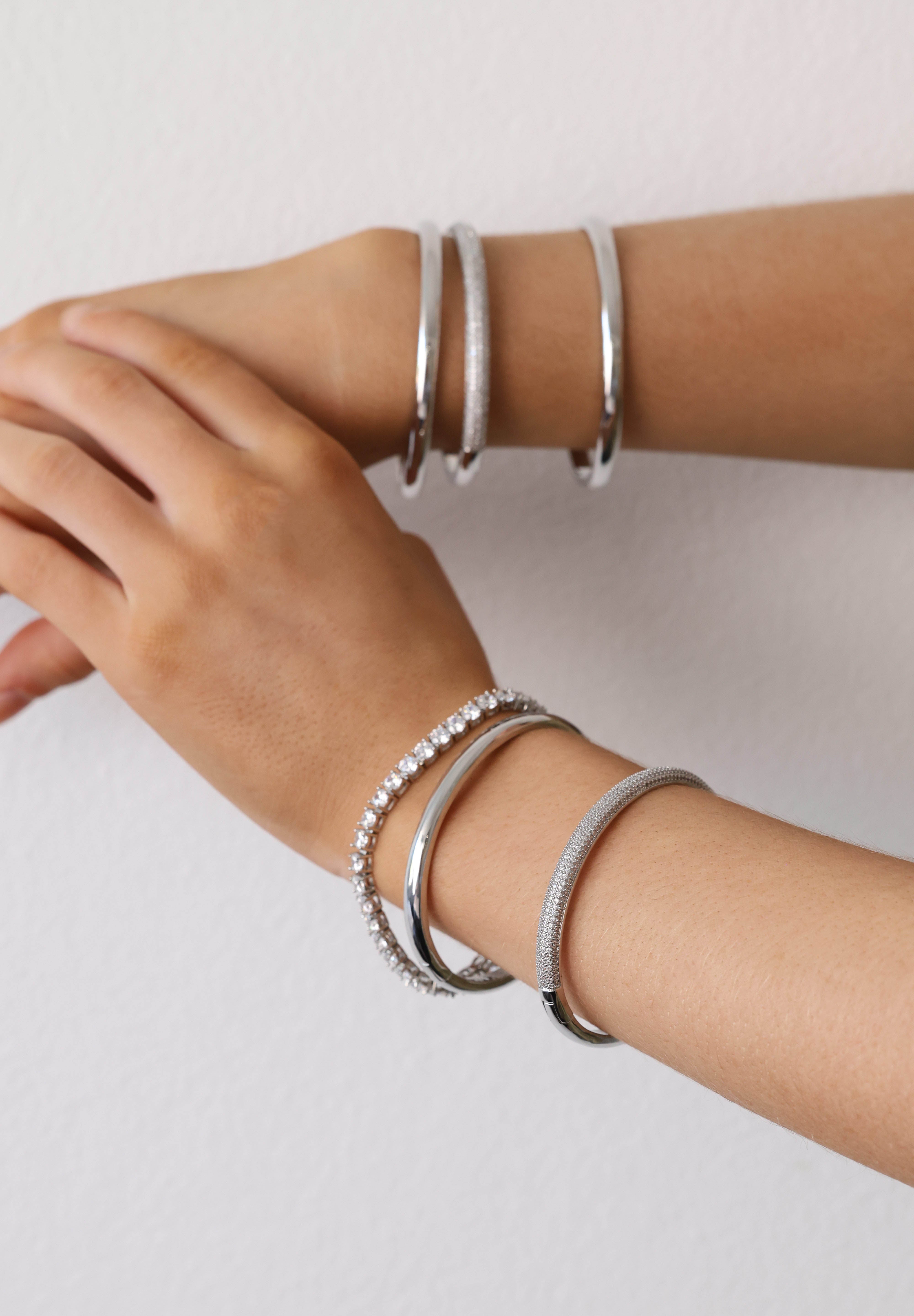 Liora & Starveil Oval Bangles Silver
