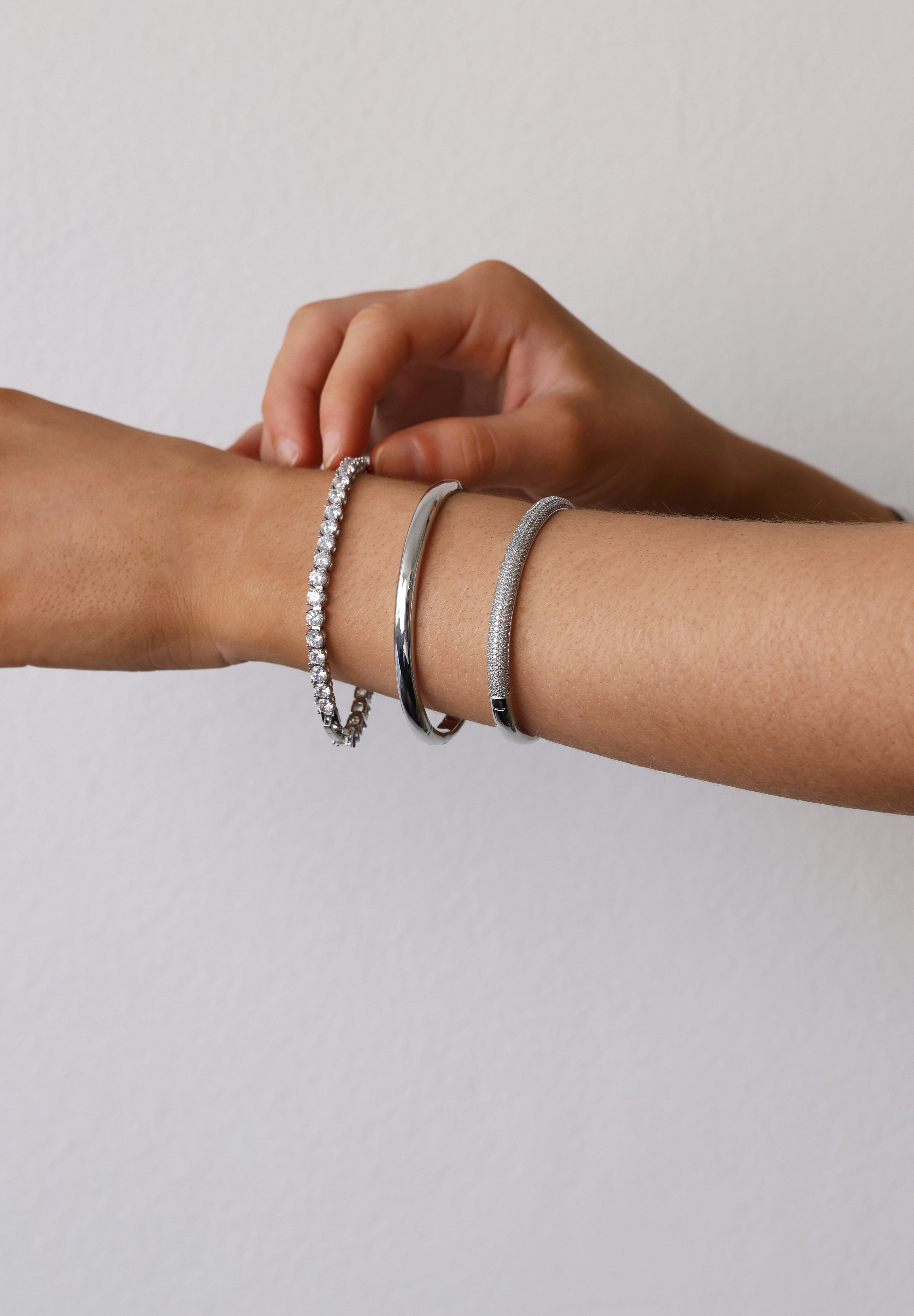 Liora & Starveil Oval Bangles Silver