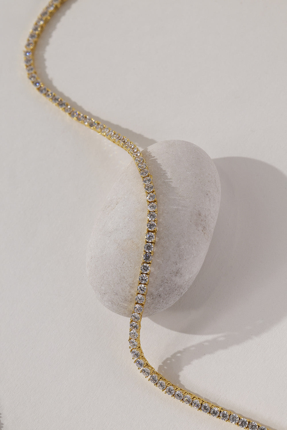 Delicate tennis necklace with sparkling cubic zirconia stones