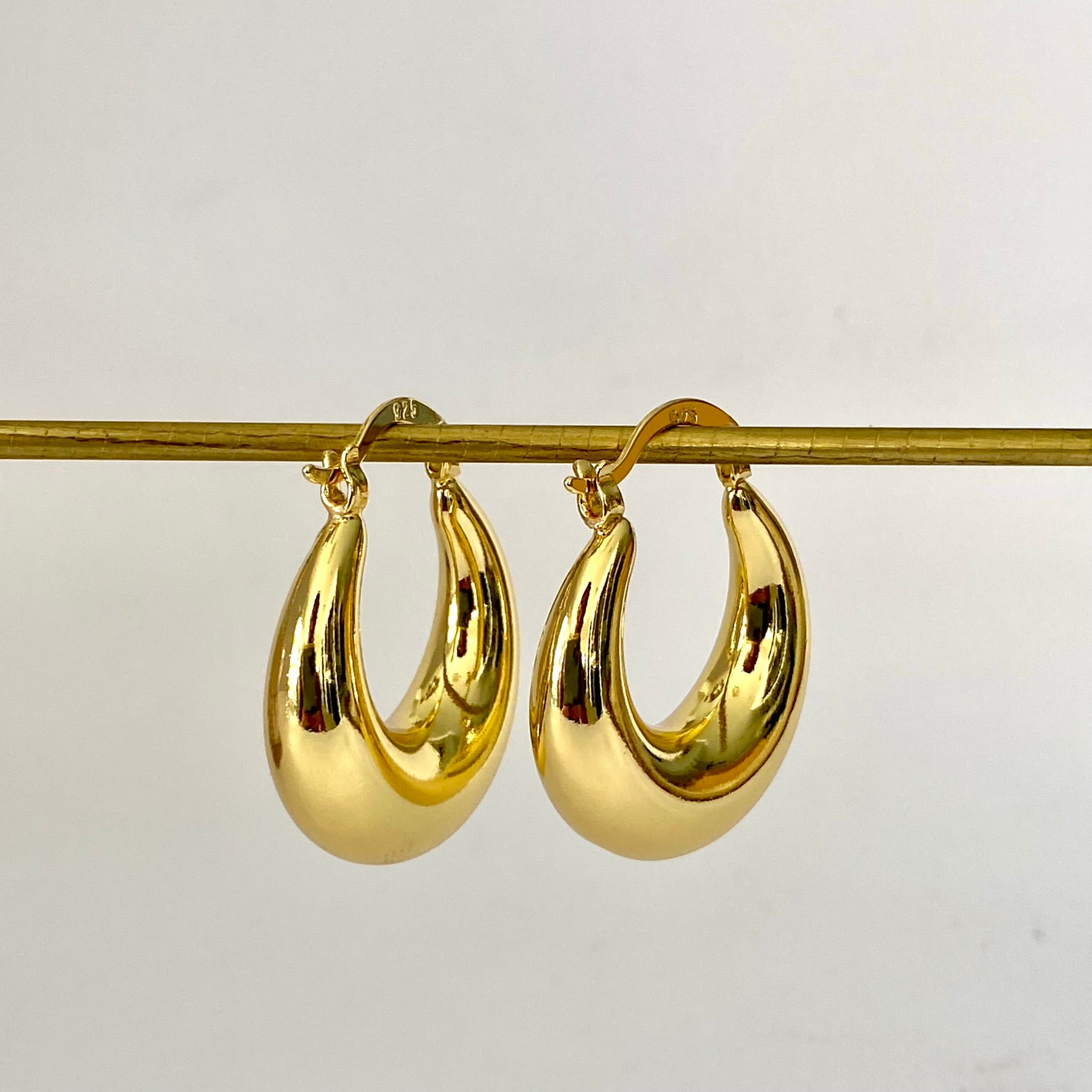 Chunky Gold Oval Hoop Earrings