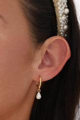 Elegant baroque pearl drop earrings with snakeskin-textured 18K gold-plated hoops—lightweight, hypoallergenic, and perfect for bridal looks, gifting, or statement styling