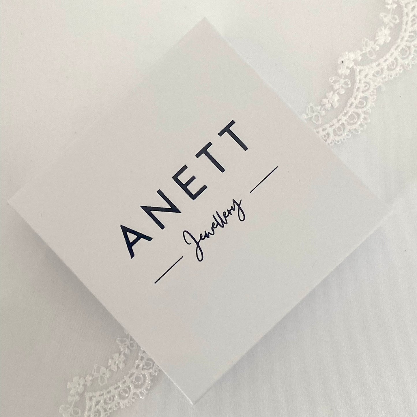 Anett Gift Box