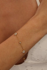Waterproof gold four leaf clover chain bracelet, hypoallergenic stainless steel