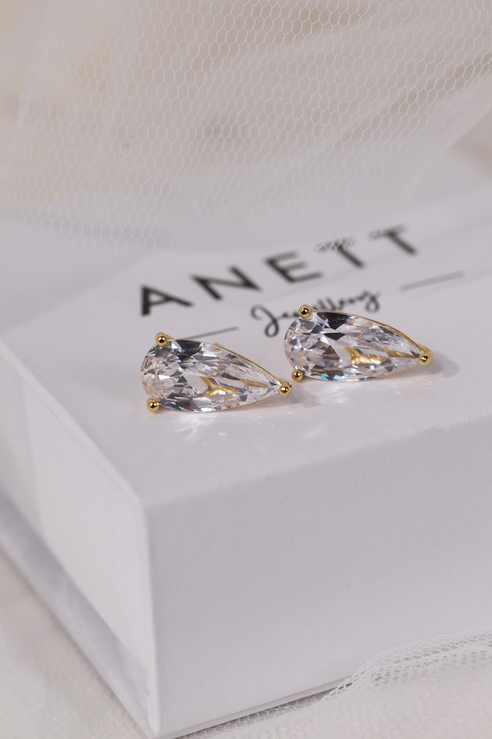 Adamas Pear 4 Carat Stud Gold Earrings – Sterling Silver