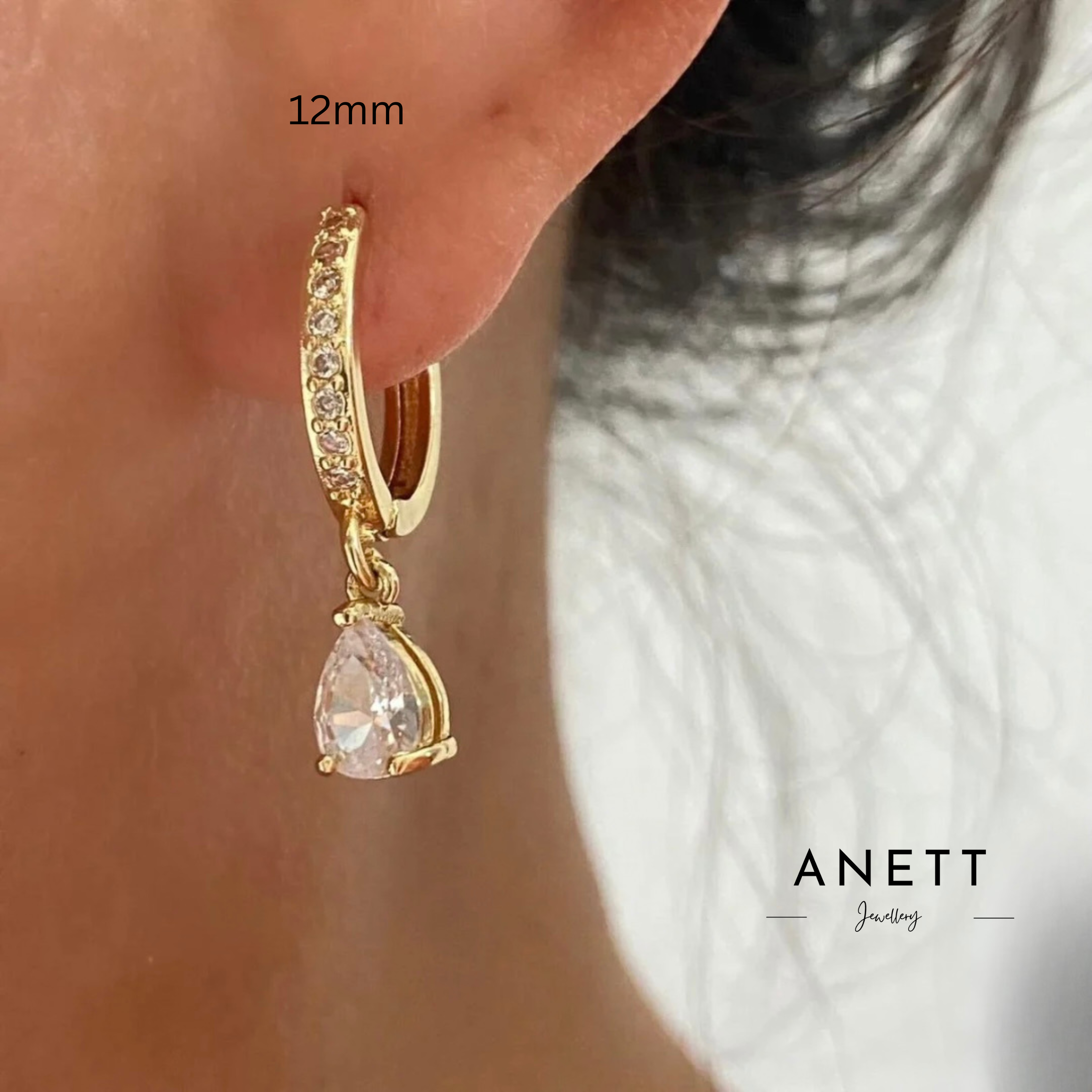 Vintage Classic Gold Teardrop Earrings