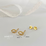 Oval Gold Stud Earring