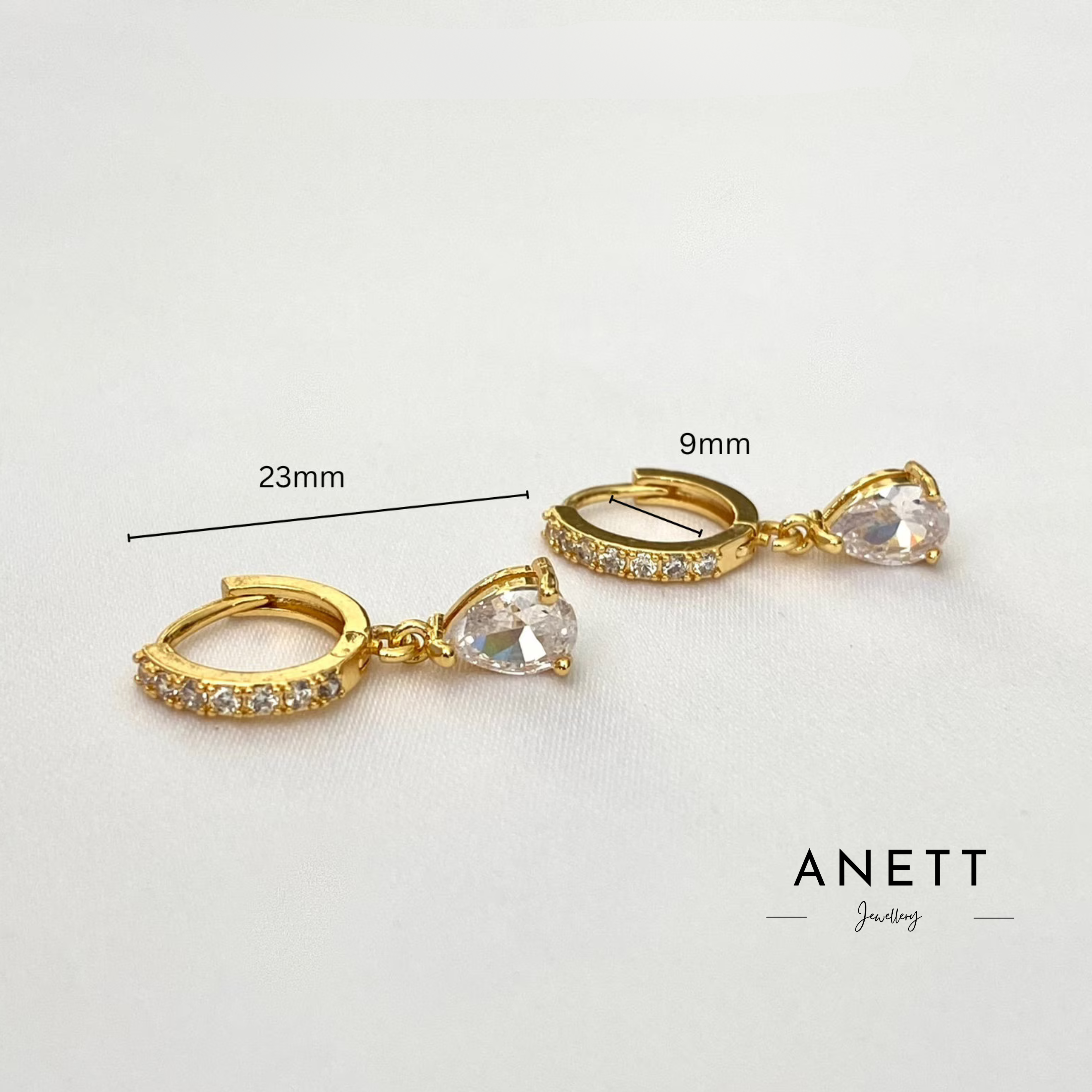 Vintage Classic Gold Teardrop Earrings
