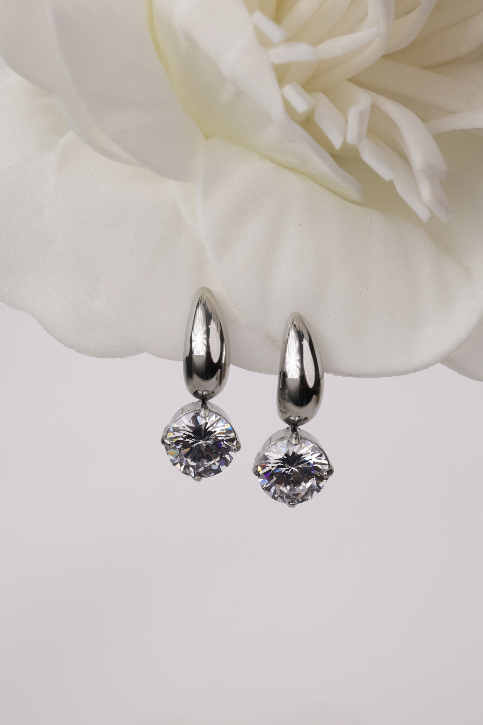 Thea Solitaire Drop Earrings Silver – Waterproof Stainless Steel