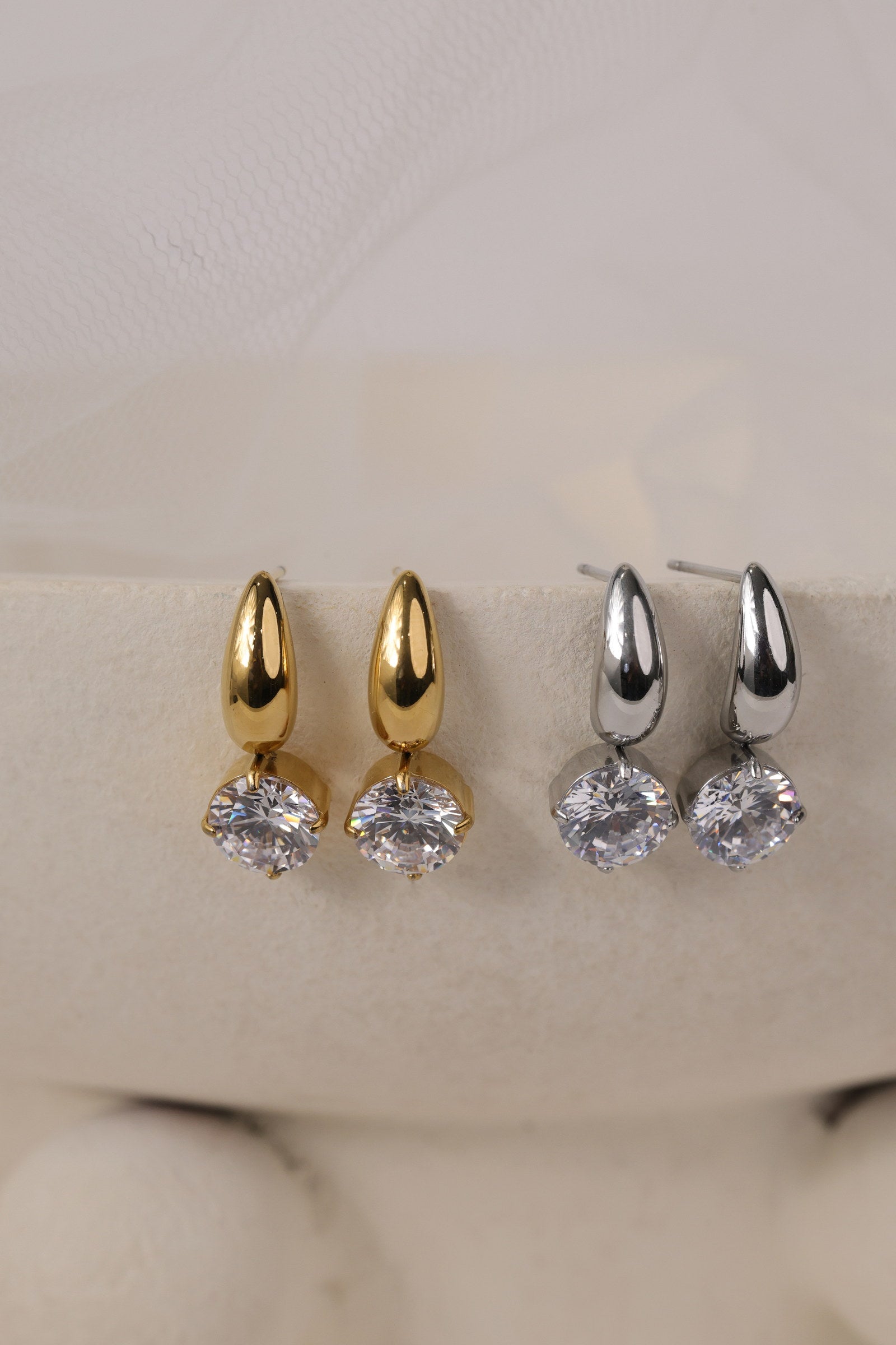 Thea Solitaire Drop Earrings Silver – Waterproof Stainless Steel